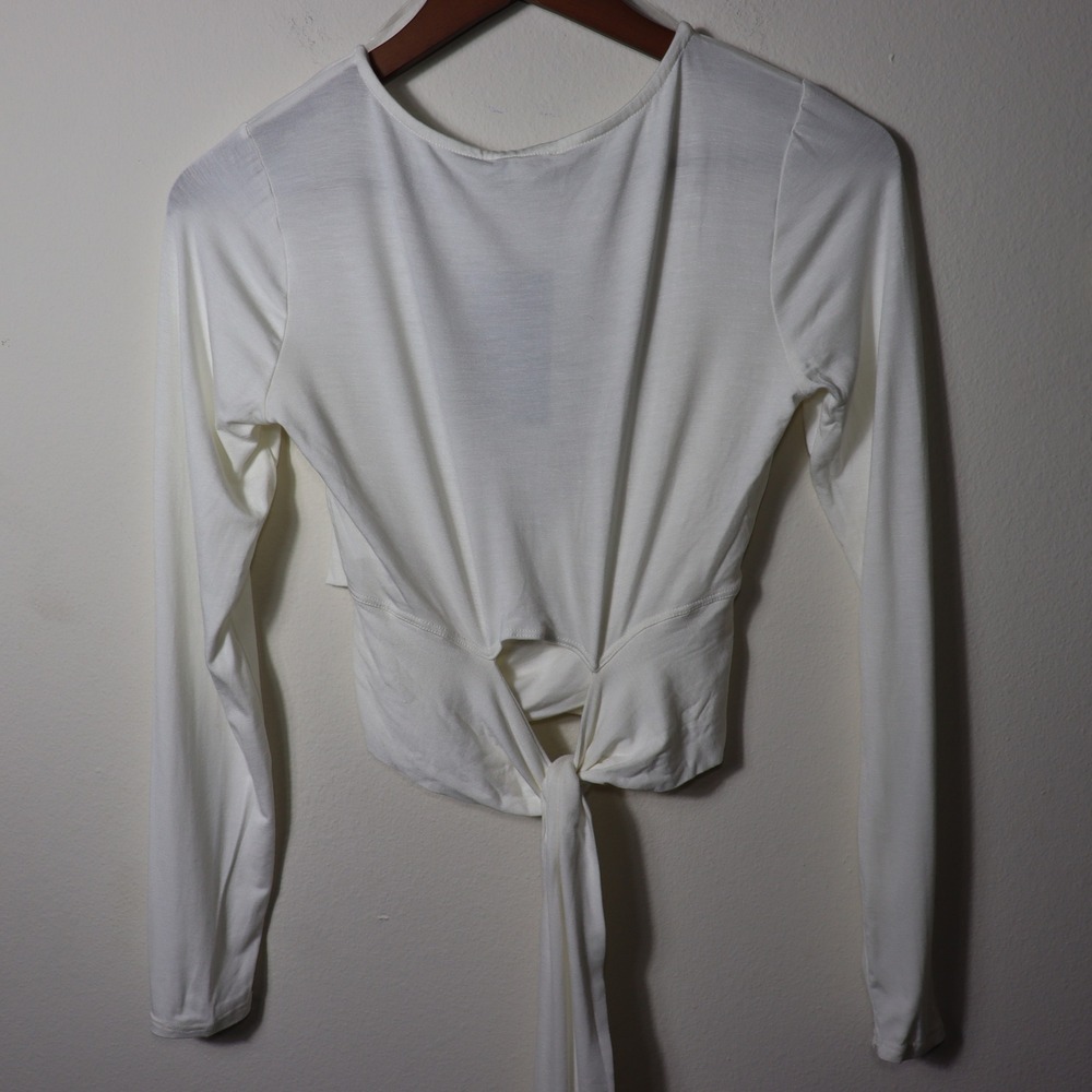 Fashion Nova Crossing Paths Top Ivory Wrap Tie Front Long Sleeve V-Neck T10561 - Picture 4 of 4